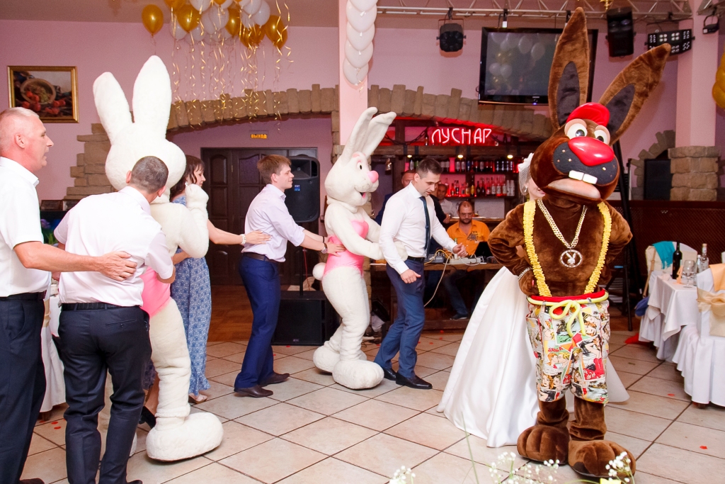 Шоу зайцев на свадьбу